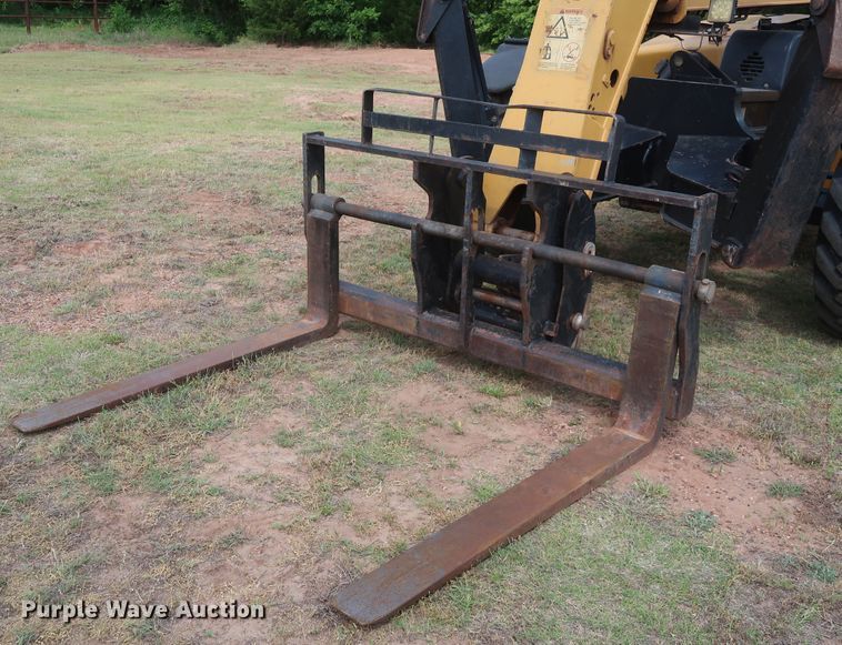 image for item DH0906 2012 Caterpillar TL943  telehandler