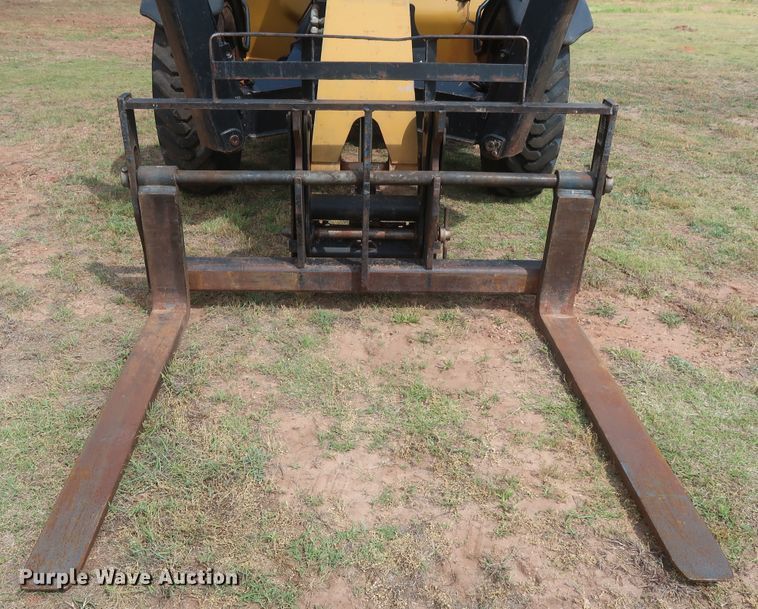 image for item DH0906 2012 Caterpillar TL943  telehandler