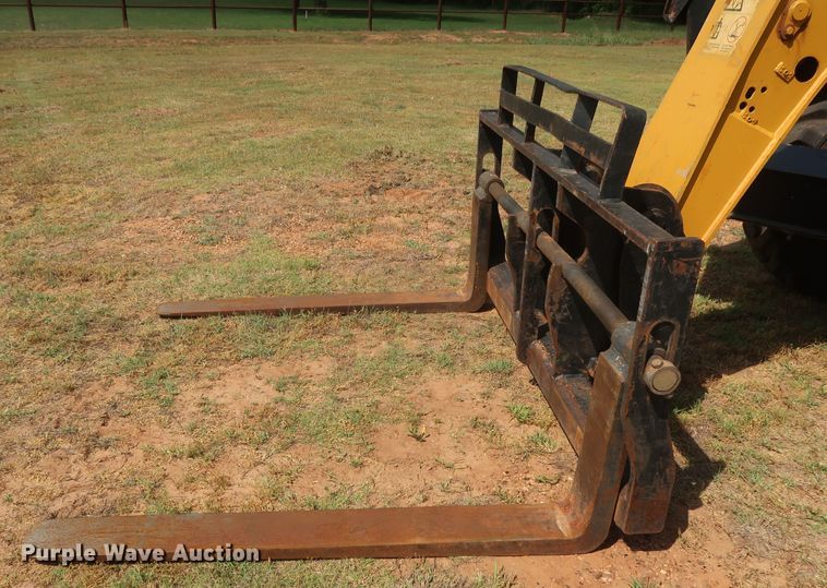 image for item DH0906 2012 Caterpillar TL943  telehandler