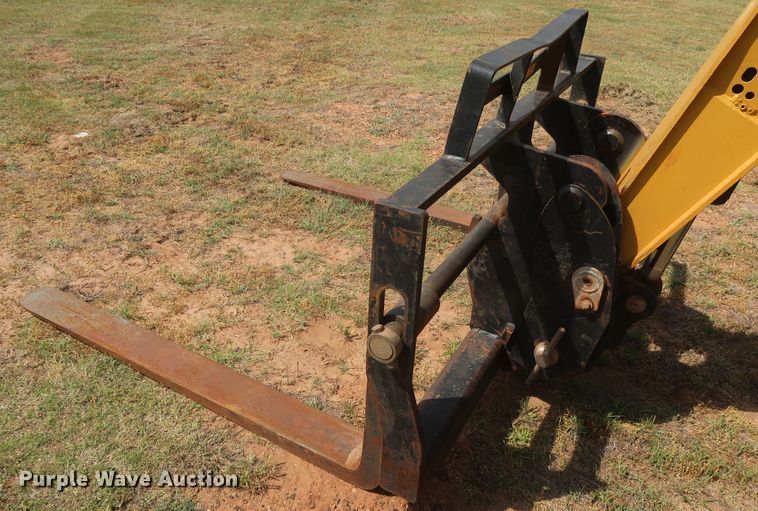 image for item DH0906 2012 Caterpillar TL943  telehandler