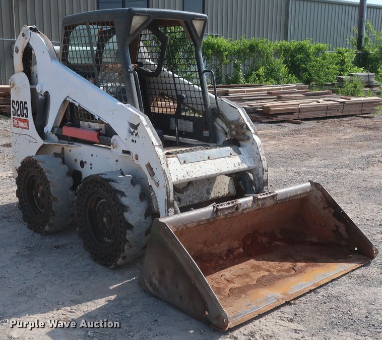 image for item DH0911 2011 Bobcat S205  skid steer loader