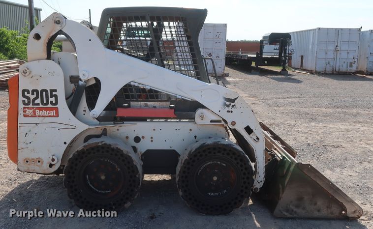 image for item DH0911 2011 Bobcat S205  skid steer loader