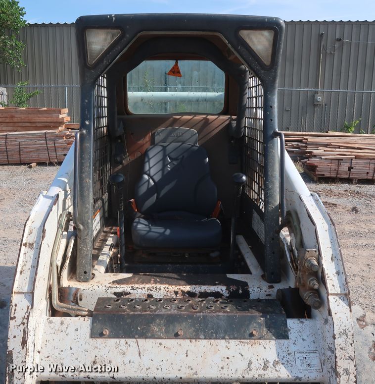 image for item DH0911 2011 Bobcat S205  skid steer loader
