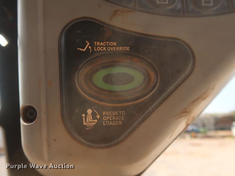 image for item DH0911 2011 Bobcat S205  skid steer loader