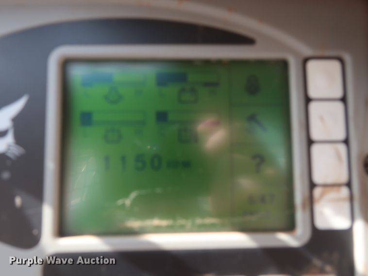 image for item DH0911 2011 Bobcat S205  skid steer loader