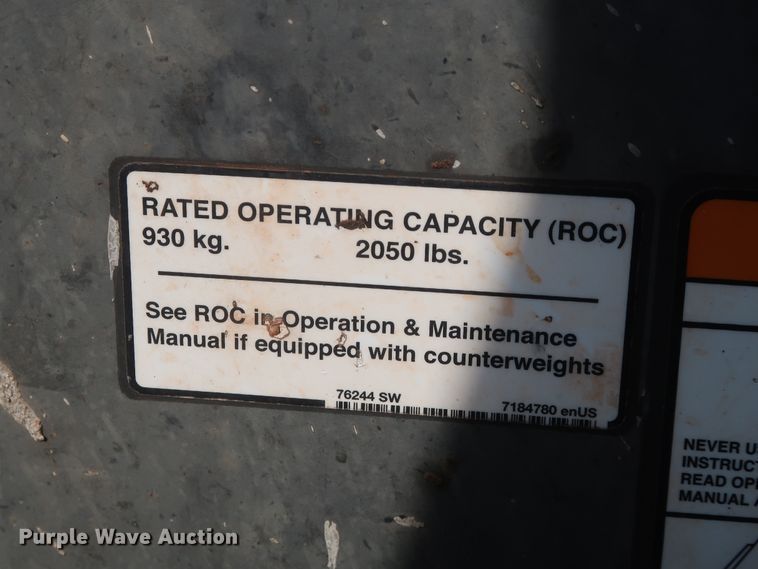 image for item DH0911 2011 Bobcat S205  skid steer loader