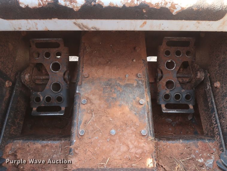 image for item DH0911 2011 Bobcat S205  skid steer loader