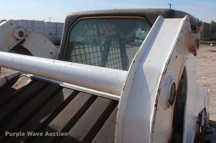 image for item DH0911 2011 Bobcat S205  skid steer loader