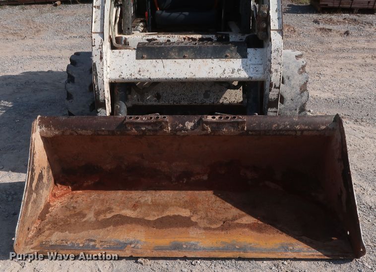 image for item DH0911 2011 Bobcat S205  skid steer loader