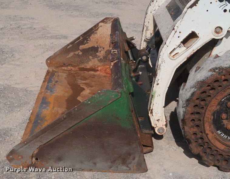 image for item DH0911 2011 Bobcat S205  skid steer loader