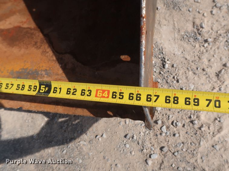 image for item DH0911 2011 Bobcat S205  skid steer loader