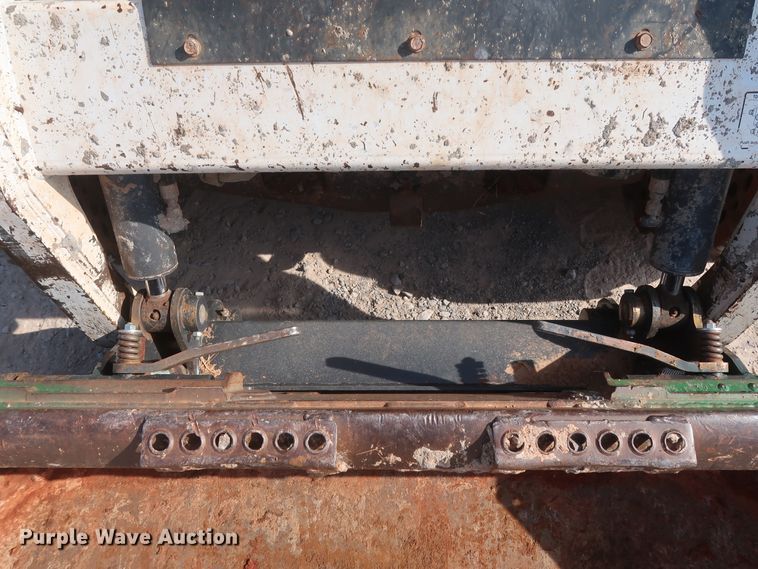 image for item DH0911 2011 Bobcat S205  skid steer loader