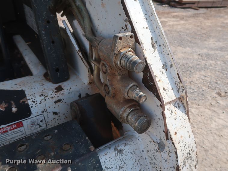 image for item DH0911 2011 Bobcat S205  skid steer loader