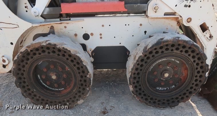 image for item DH0911 2011 Bobcat S205  skid steer loader
