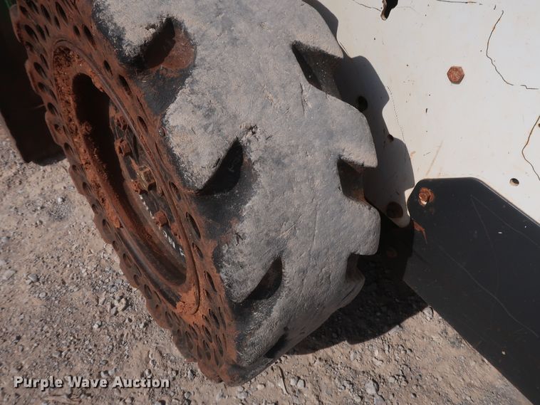 image for item DH0911 2011 Bobcat S205  skid steer loader