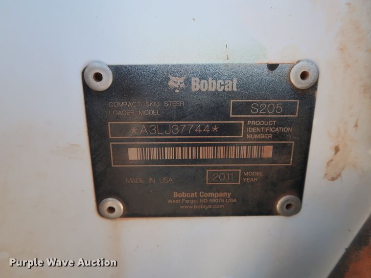 image for item DH0911 2011 Bobcat S205  skid steer loader