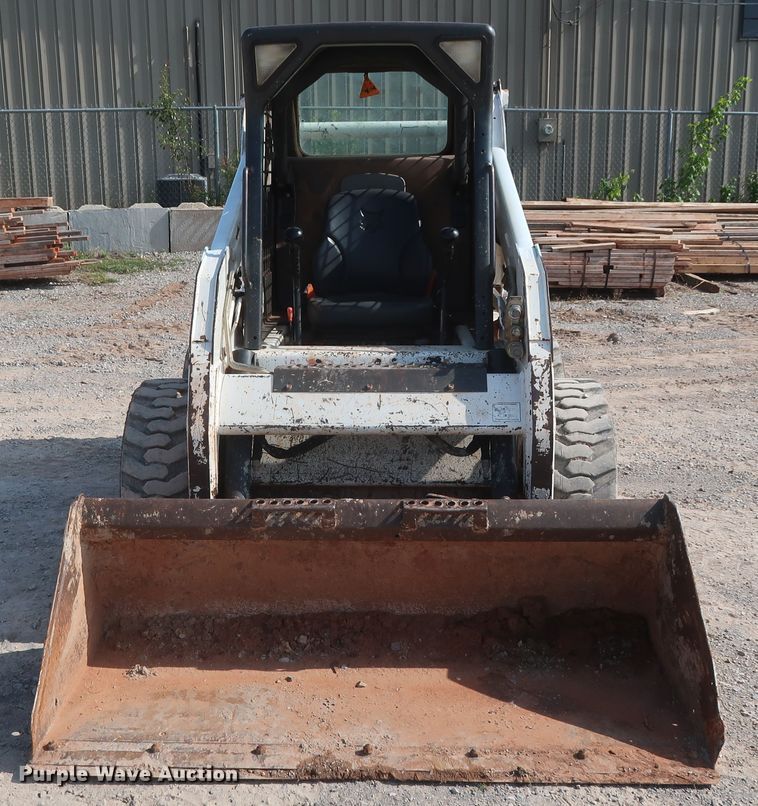 image for item DH0912 2010 Bobcat S205  skid steer loader