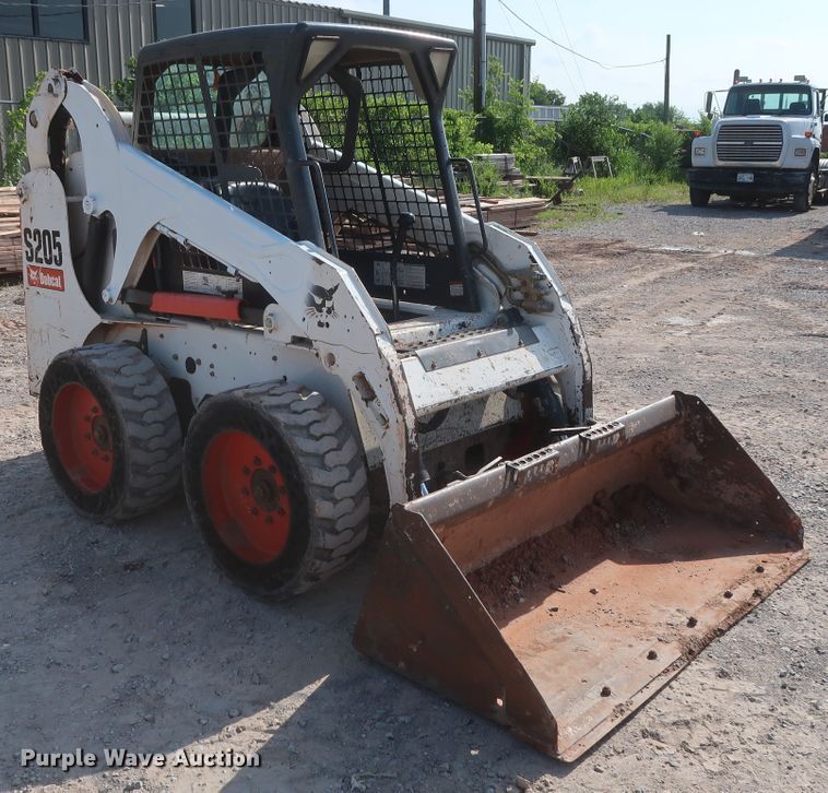 image for item DH0912 2010 Bobcat S205  skid steer loader
