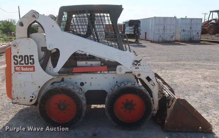 image for item DH0912 2010 Bobcat S205  skid steer loader