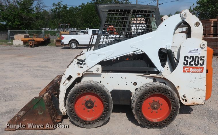 image for item DH0912 2010 Bobcat S205  skid steer loader