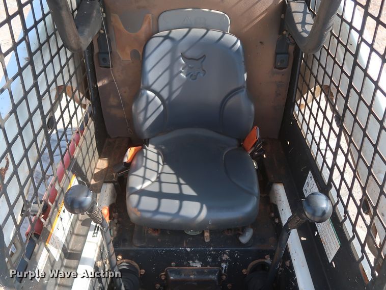 image for item DH0912 2010 Bobcat S205  skid steer loader