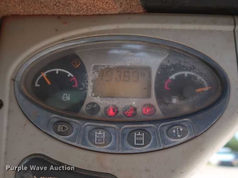 image for item DH0912 2010 Bobcat S205  skid steer loader