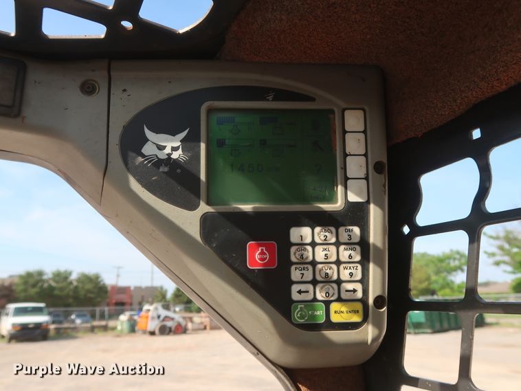 image for item DH0912 2010 Bobcat S205  skid steer loader