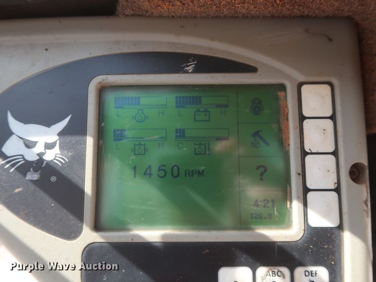 image for item DH0912 2010 Bobcat S205  skid steer loader