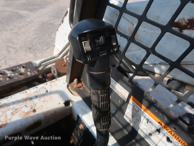 image for item DH0912 2010 Bobcat S205  skid steer loader