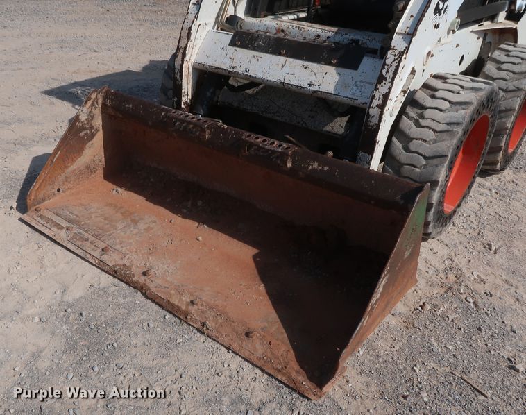 image for item DH0912 2010 Bobcat S205  skid steer loader