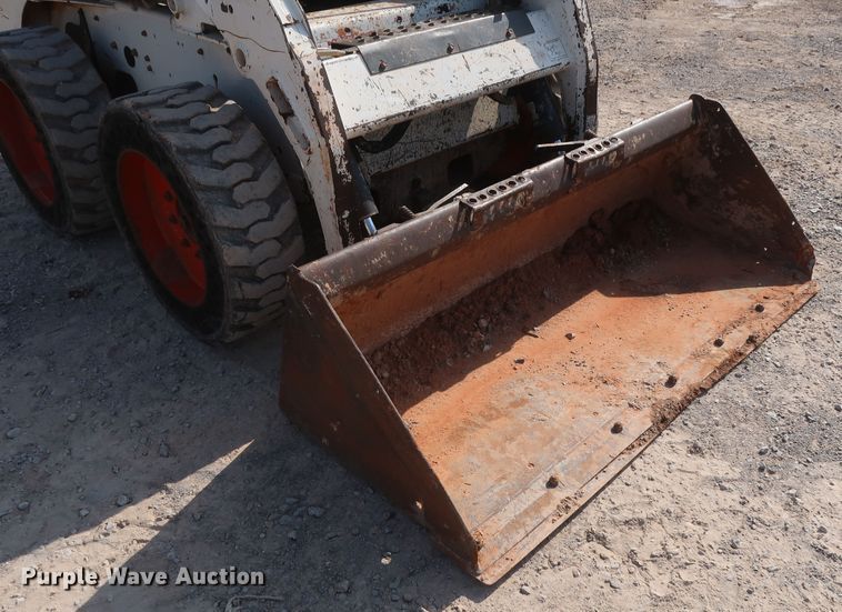 image for item DH0912 2010 Bobcat S205  skid steer loader
