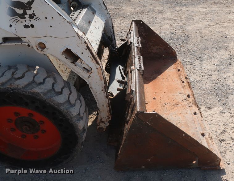 image for item DH0912 2010 Bobcat S205  skid steer loader