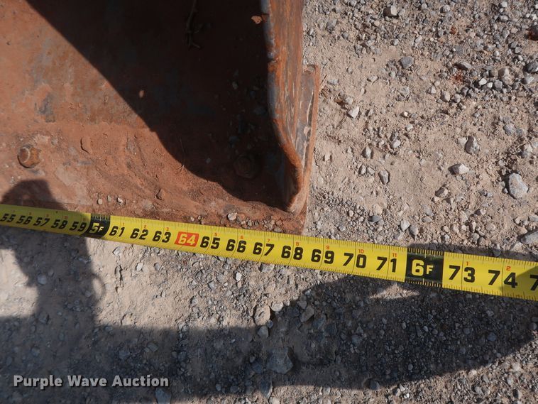 image for item DH0912 2010 Bobcat S205  skid steer loader