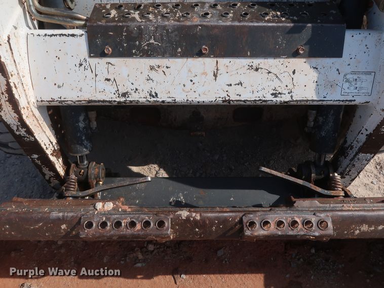 image for item DH0912 2010 Bobcat S205  skid steer loader