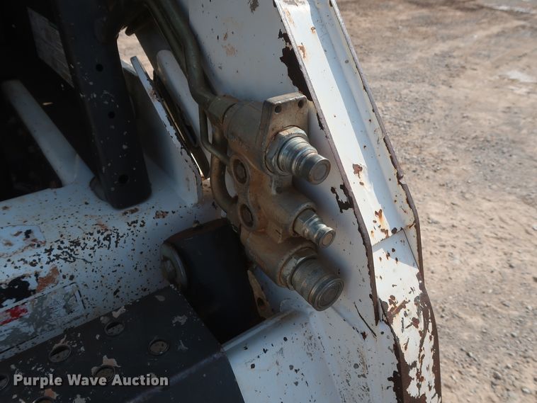 image for item DH0912 2010 Bobcat S205  skid steer loader