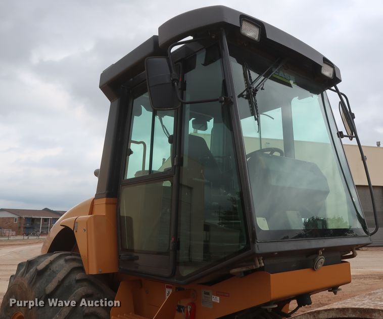 image for item DH0917 2012 Case SV212  single drum vibratory roller