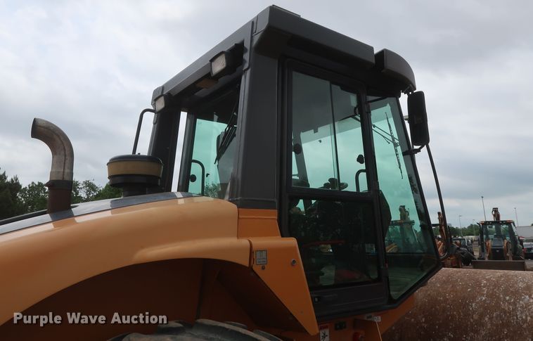 image for item DH0917 2012 Case SV212  single drum vibratory roller