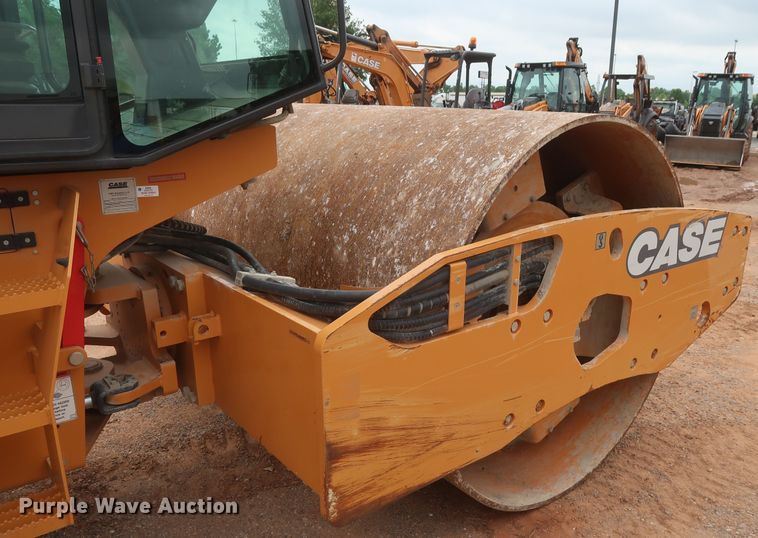 image for item DH0917 2012 Case SV212  single drum vibratory roller