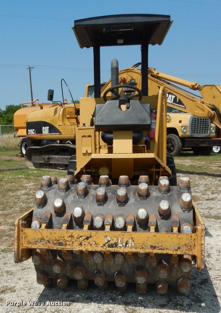 image for item DH2480 2006 Caterpillar CP-323C single drum vibratory roller