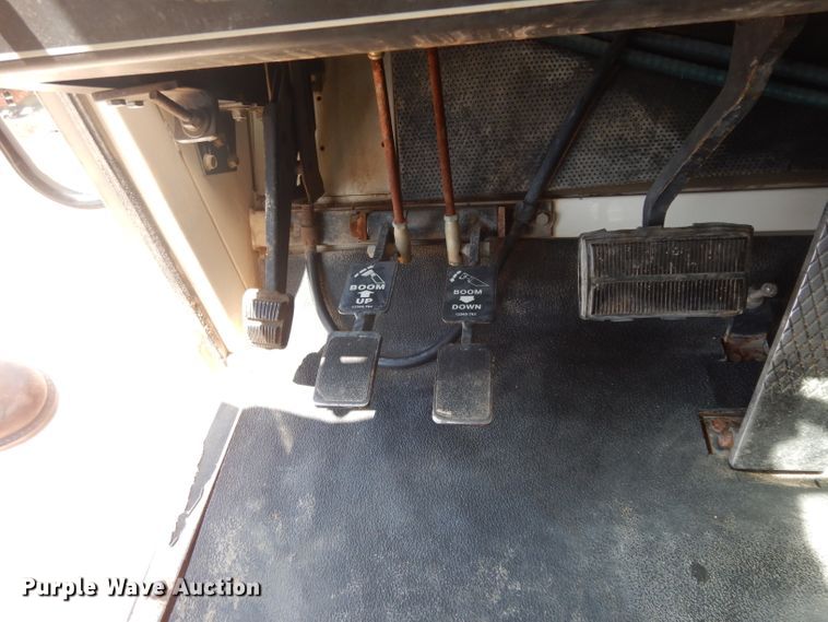 image for item DH2490 1999 Terex RT230 crane