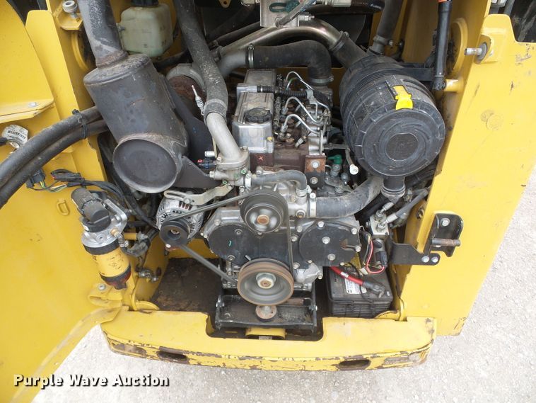 image for item DH4922 2012 Caterpillar 242B  Series 3 skid steer loader