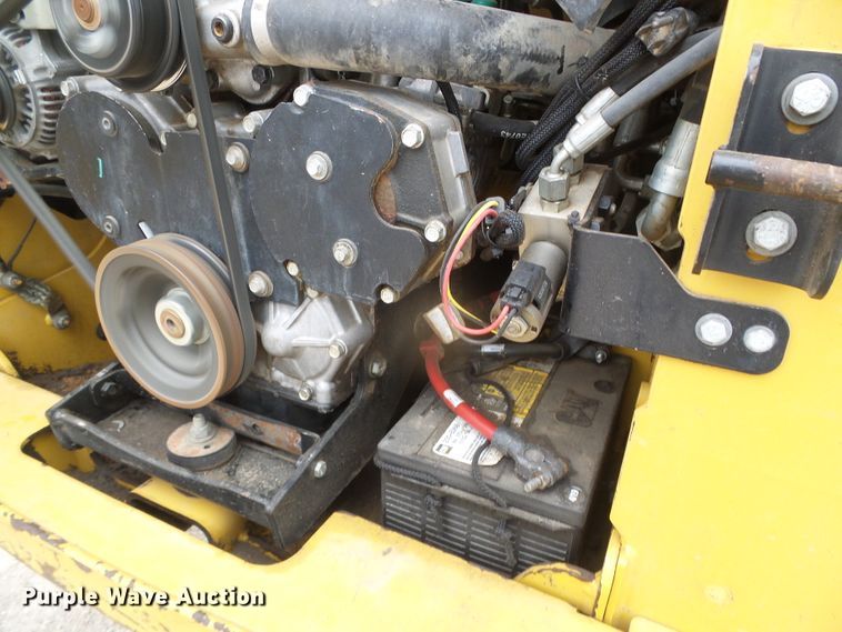 image for item DH4922 2012 Caterpillar 242B  Series 3 skid steer loader