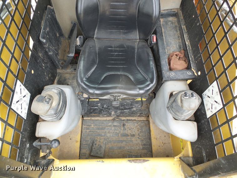 image for item DH4922 2012 Caterpillar 242B  Series 3 skid steer loader