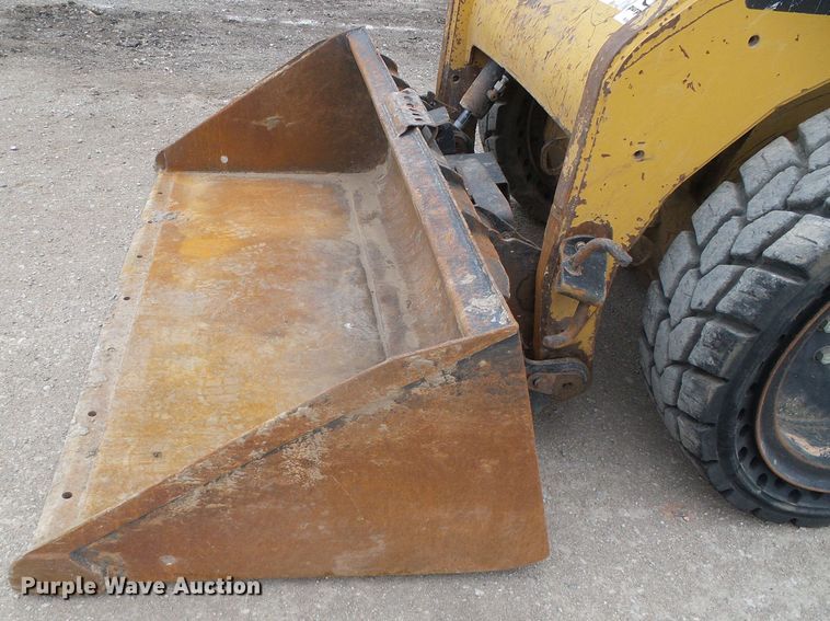 image for item DH4922 2012 Caterpillar 242B  Series 3 skid steer loader