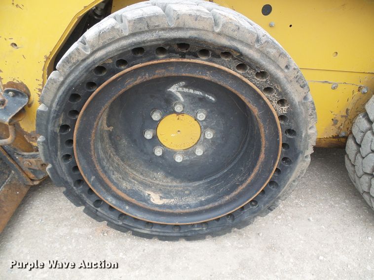 image for item DH4922 2012 Caterpillar 242B  Series 3 skid steer loader