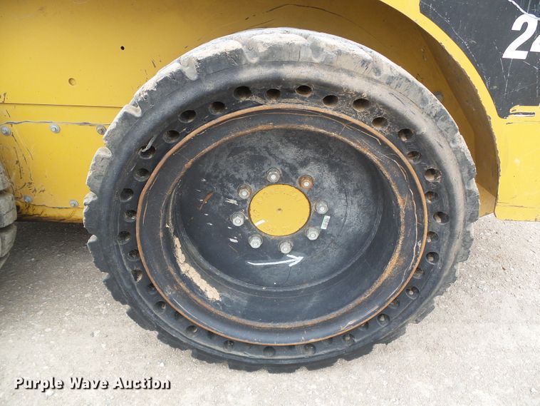 image for item DH4922 2012 Caterpillar 242B  Series 3 skid steer loader