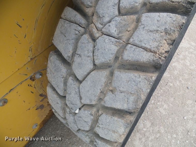 image for item DH4922 2012 Caterpillar 242B  Series 3 skid steer loader