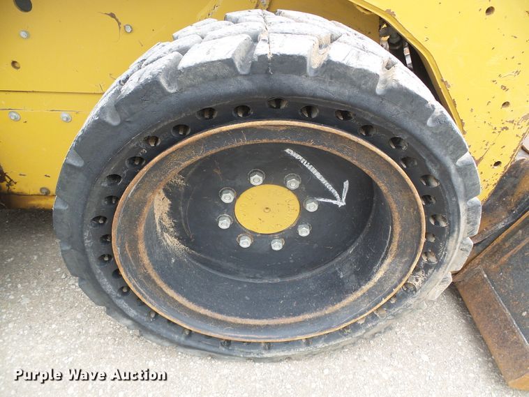 image for item DH4922 2012 Caterpillar 242B  Series 3 skid steer loader