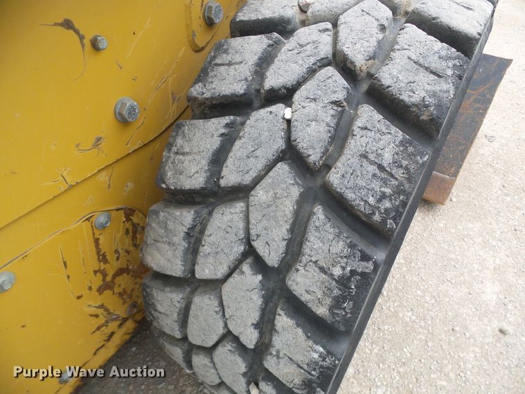 image for item DH4922 2012 Caterpillar 242B  Series 3 skid steer loader