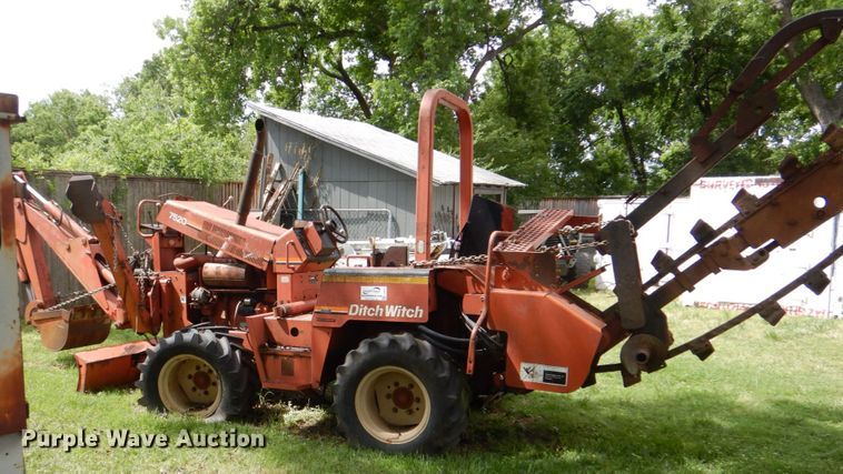 image for item DH5327 1992 Ditch Witch 7520 trencher